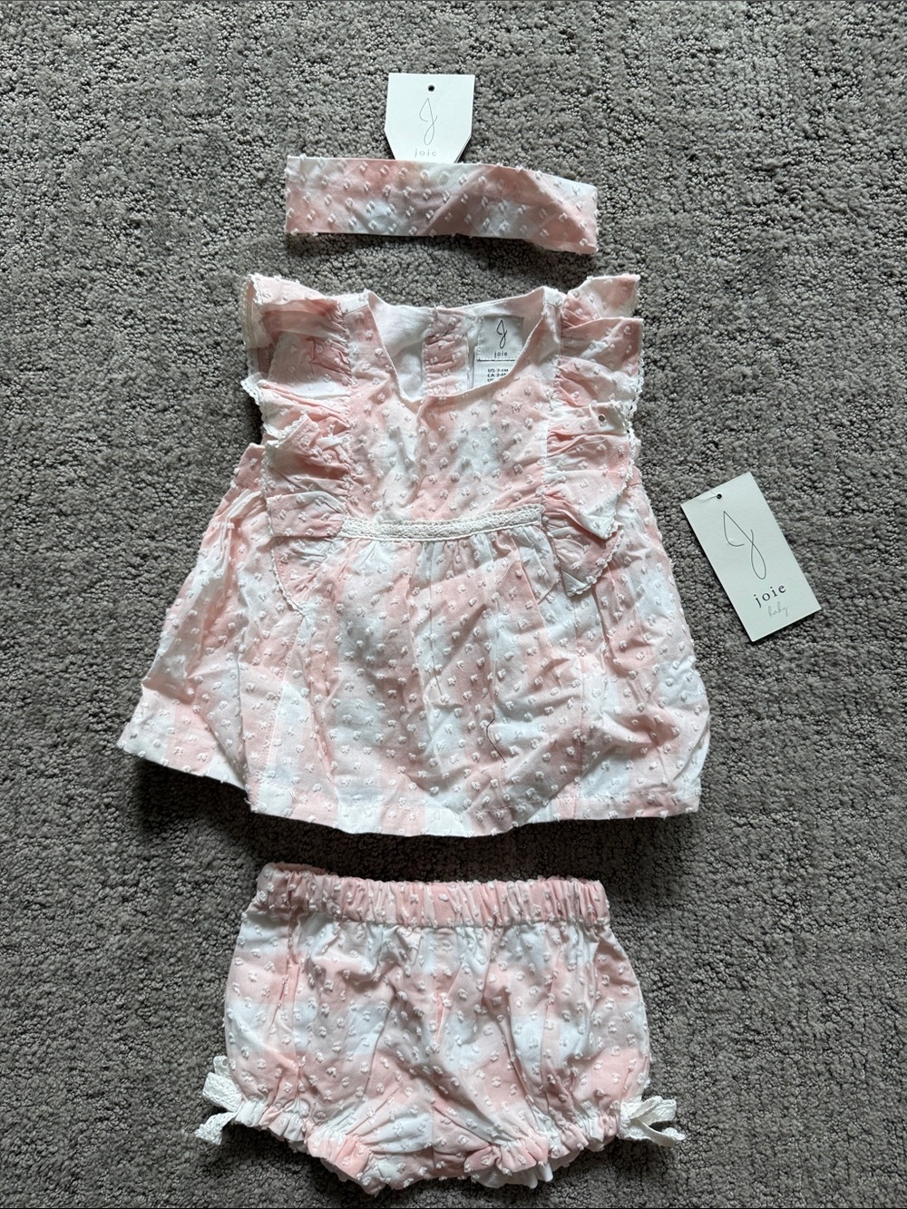 Joie Baby Light Pink and White Textured 3 Piece Set